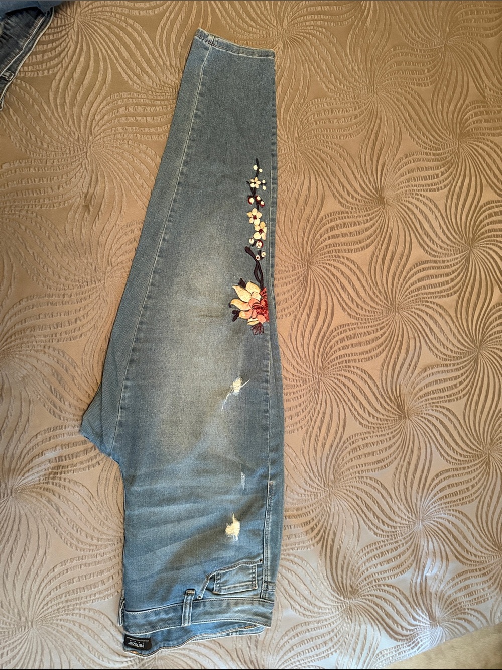 Light Blue Floral Embroidered Skinny Jeans for Women - Picture 5 of 6